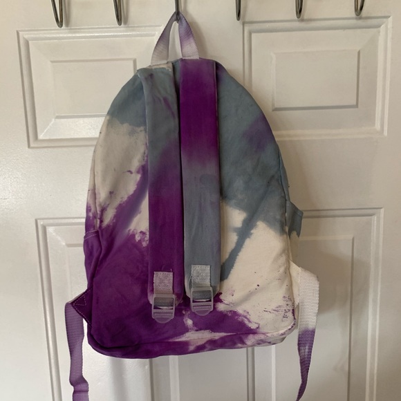 Backpacks - Picture 3 of 5